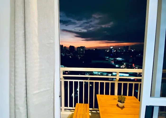 Den And Then - Sky Lounge Haven 5* Manila